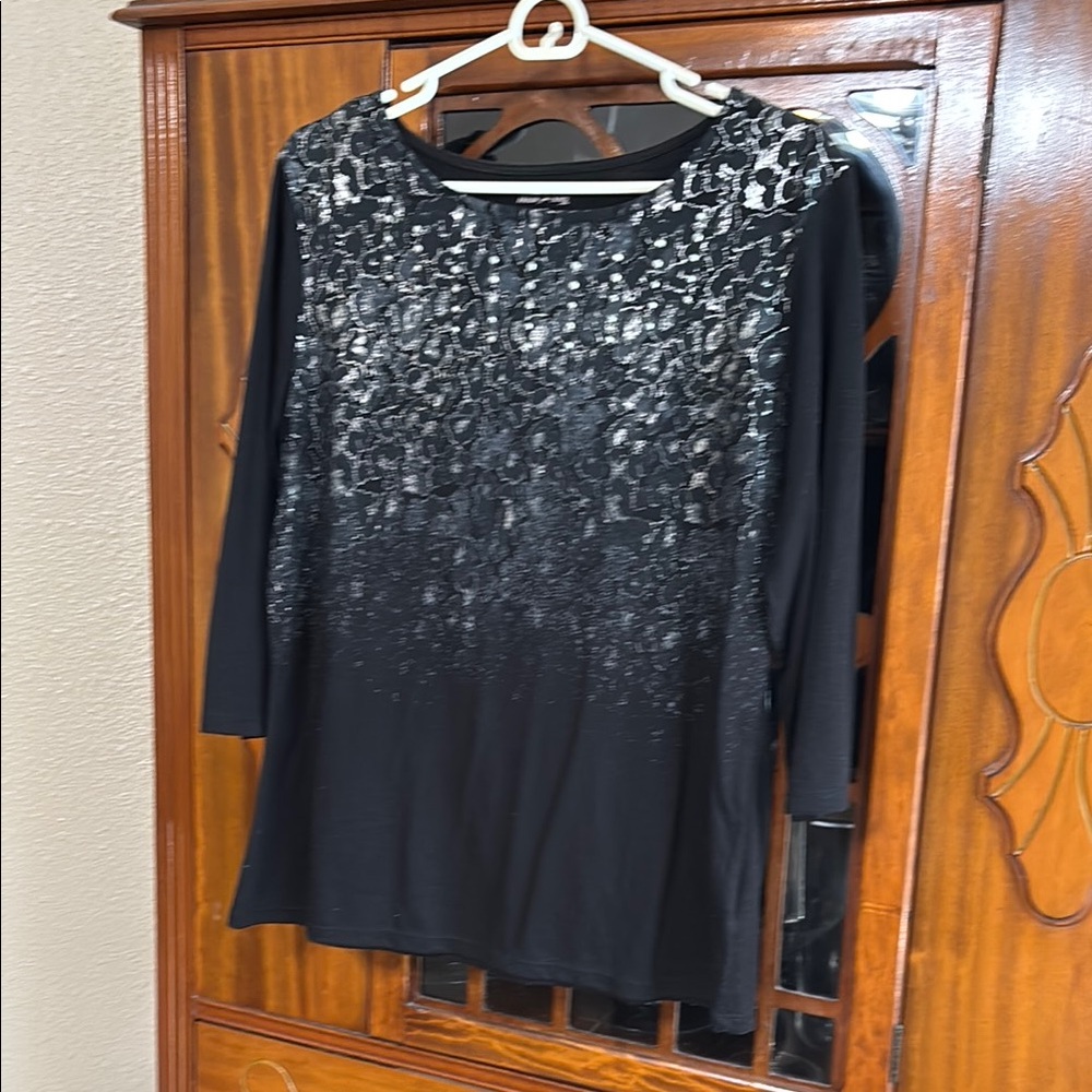 Black and Gray Women's Top